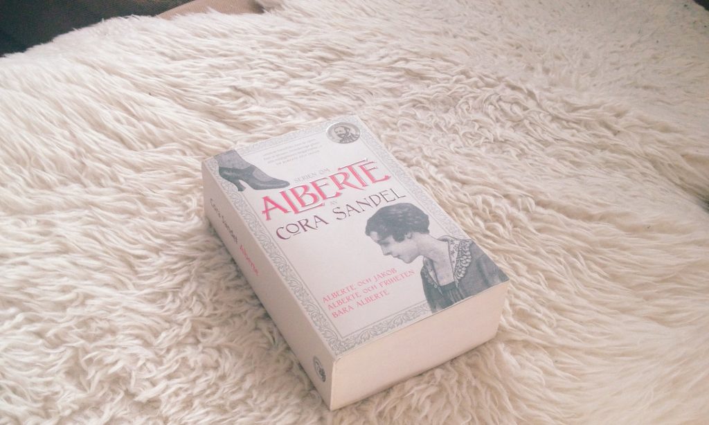 Alberte av Cora Sandel