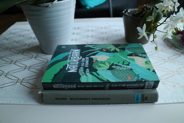 Århundradets kärlekssaga av Märta Tikkanen och Naturbarn av Eva-Stina Byggmästar