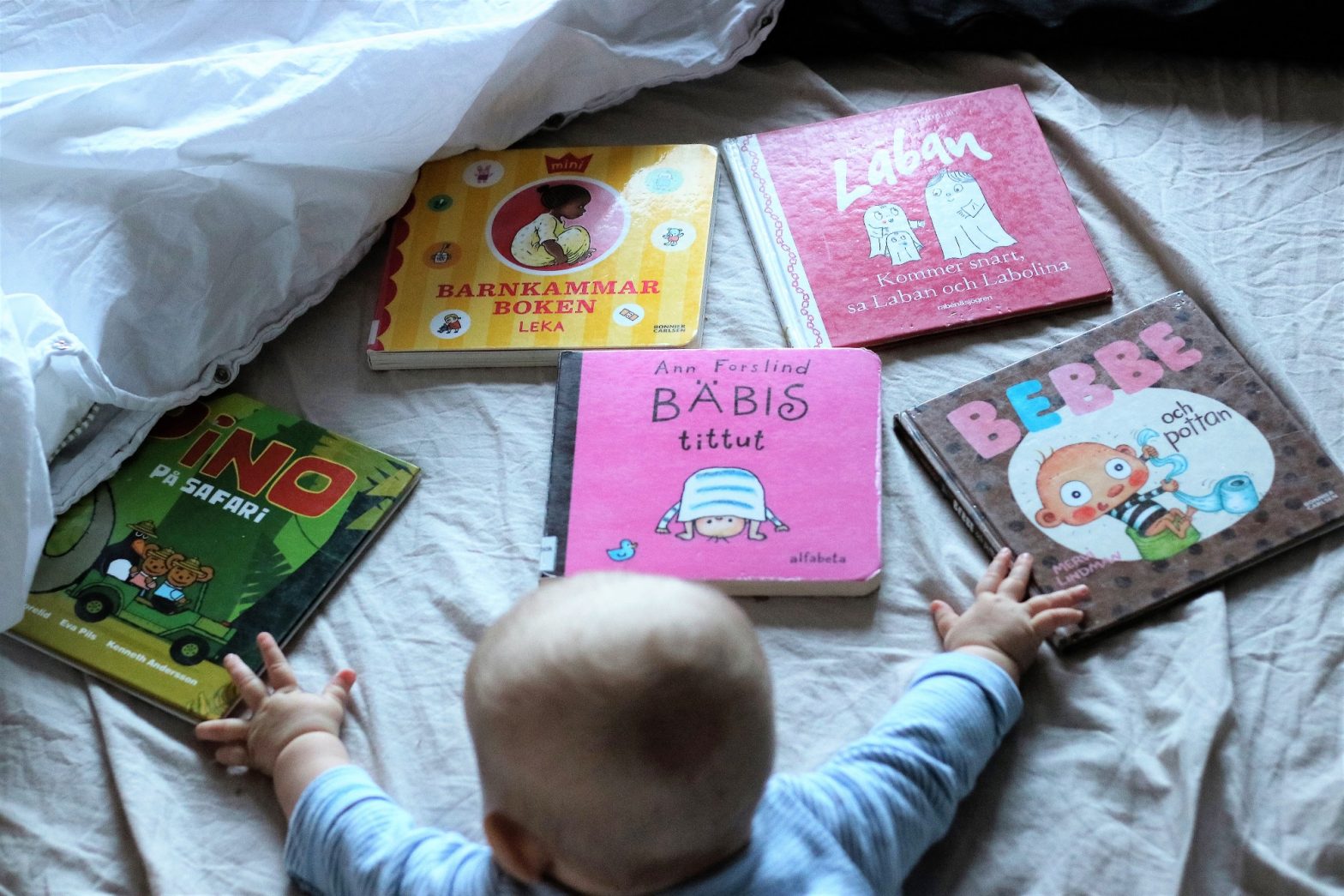 5 barnböcker med min 5 månaders bebis